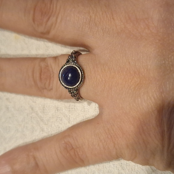 Small ring - Picture 3 of 3